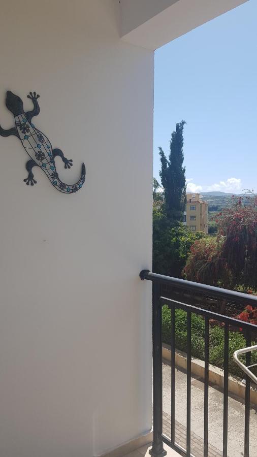 Apartment Oasis Полис Екстериор снимка